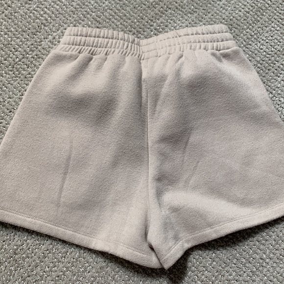 Princess Polly sweat shorts - Picture 5 of 7